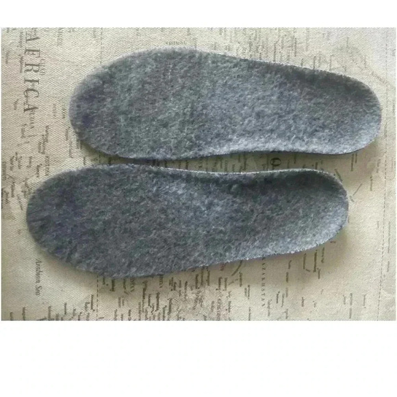 Allbirds 8 Wool Runners |  Burgundy Black 
Shipped via USPS - Picture 7 of 7